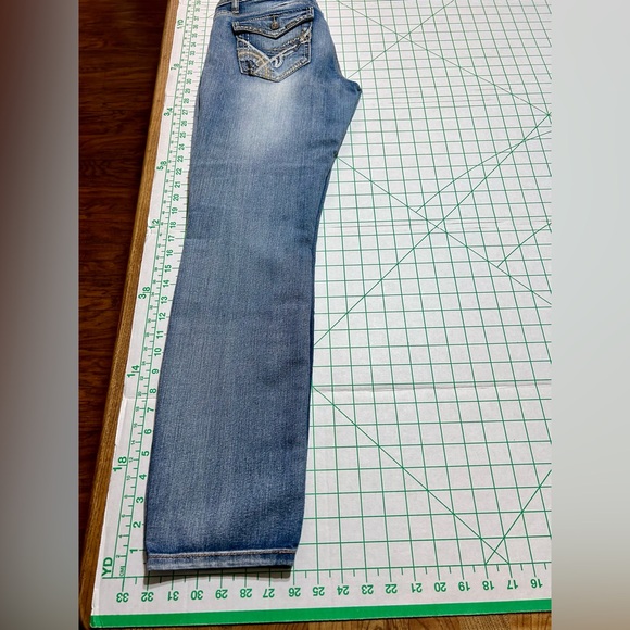 Twentyone Black by Rue 21 low rise skinny jeans distressed - Picture 9 of 9